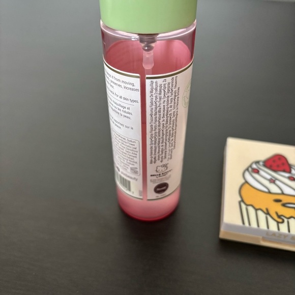 Sanrio Makeup Bundle (Eyeshadow and setting spray? - Picture 6 of 6